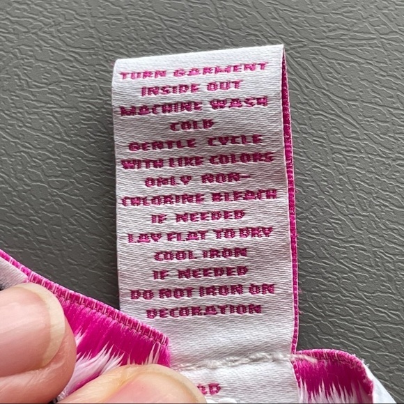 Leoma Lovegrove Women’s V-Neck Shirt – Stripes & Sailboat Design, Size Small - Picture 10 of 12